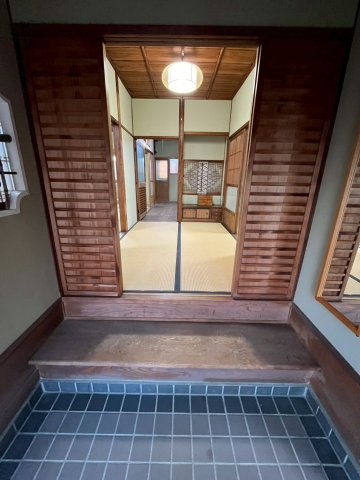 摂津戸建の玄関