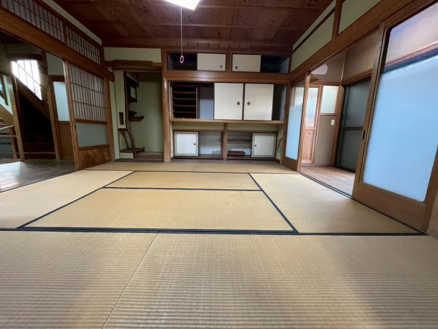 摂津戸建の居間・リビング