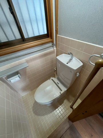 摂津戸建のトイレ