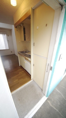 【玄関】 | ブルースカイツルセ | ゆったりとした玄関です