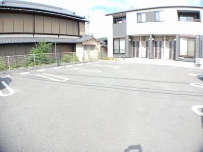 【駐車場】 | アリビオ | 車をお持ちの方に嬉しい駐車場付きの物件です