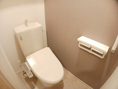 【トイレ】 | アリビオ | 清潔感のあるトイレです