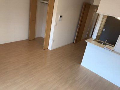 【居間・リビング】 | オーシャン・ステラ | 間口が広く家具配置しやすいリビング