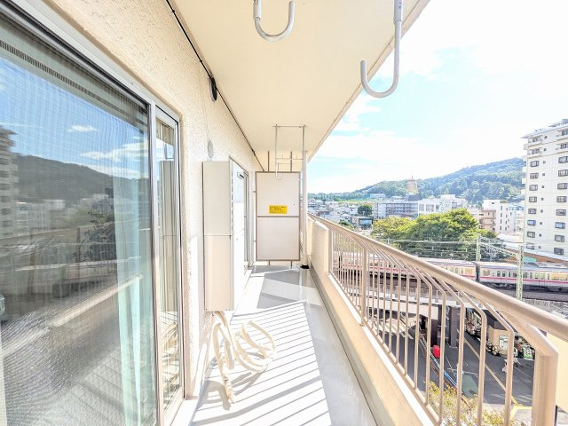 高尾パークハイツＡ棟のバルコニー|～西向きのバルコニー～