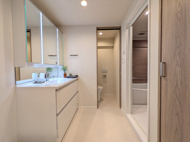 高尾パークハイツＡ棟の脱衣所|～清潔感のある脱衣所～