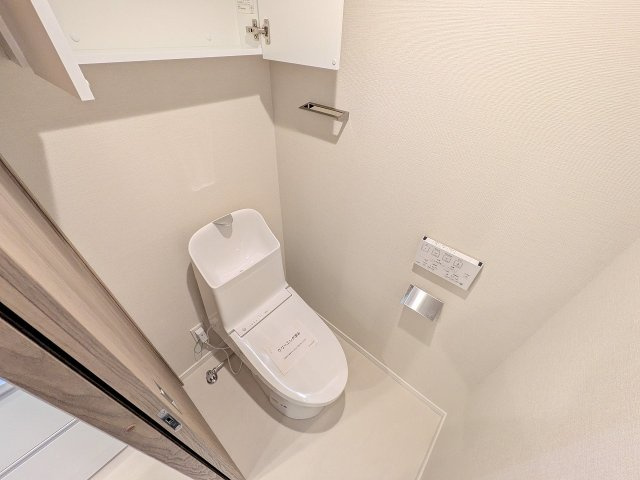 高尾パークハイツＡ棟のトイレ|～暖房温水洗浄機能付きトイレも新規交換済　冬場は特に嬉しい機能ですね～