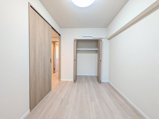 高尾パークハイツＡ棟の収納|～収納力の高いクローゼット完備～