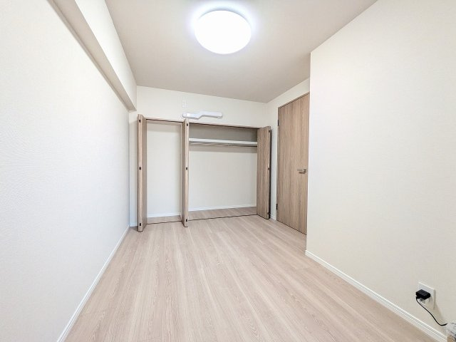 高尾パークハイツＡ棟の収納|～収納力の高いクローゼット完備～