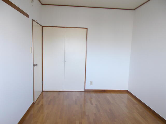 サンヴァレー田中の洋室