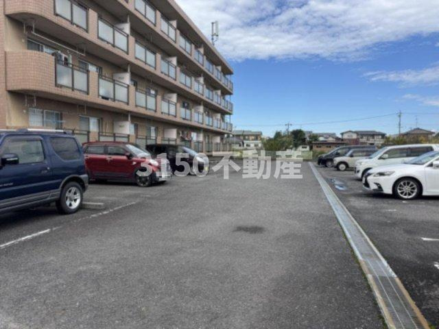 サンライズK1994の駐車場