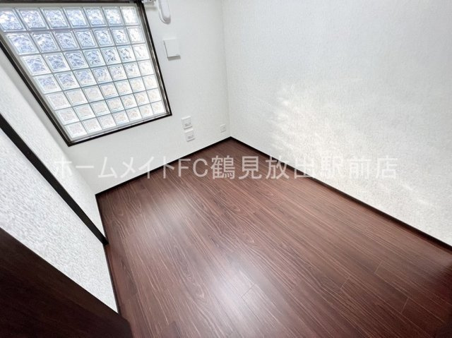 大阪市鶴見区鶴見４丁目の賃貸マンションの洋室