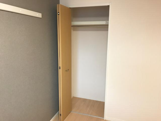 オーシャン・ステラの収納|洋室の上棚付き収納