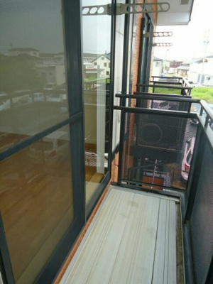 【バルコニー】 | ラッキービレッジ | 開放的で明るい空間を演出してくれるバルコニーです