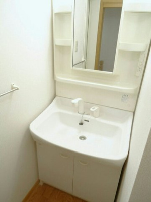 【洗面所】 | ラッキービレッジ | 忙しい朝には欠かせない洗面所です