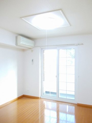 【居間・リビング】 | ブローテⅡ | おしゃれな居間です