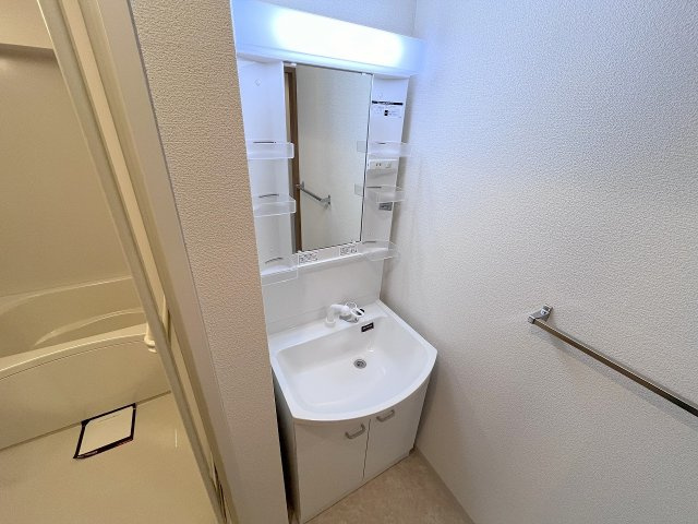 ボナール伊丹の洗面所|※同建物の類似写真となります。