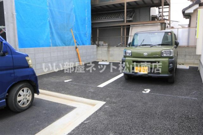 【駐車場】 | ＬＵＭＩＥＬＥ越智