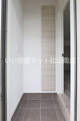 【玄関】 | ＬＵＭＩＥＬＥ越智