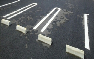 【駐車場】 | カシリ・エスポワール | 駐車場に車を止められます