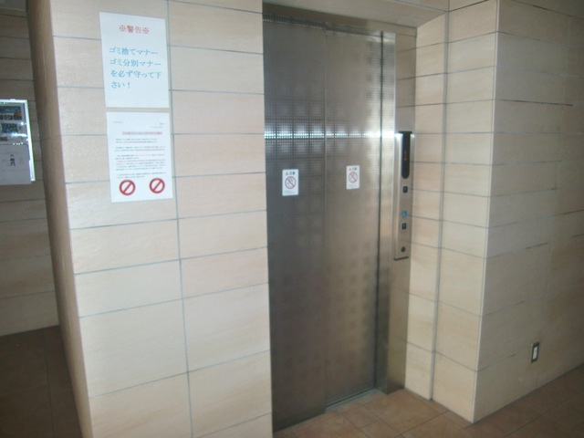 プライムライフ御影のエントランス|エレベーター