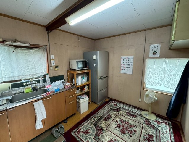 －三丁目不動産ー　深谷市下手計　敷地内に倉庫のキッチン