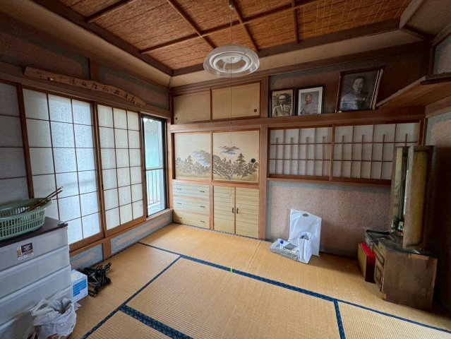 －三丁目不動産ー　深谷市下手計　敷地内に倉庫の和室