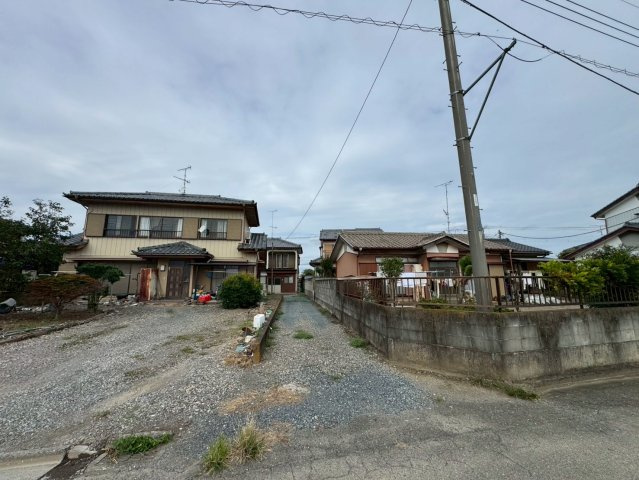 －三丁目不動産ー　深谷市下手計　敷地内に倉庫の前面道路含む現地写真