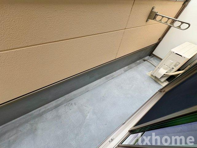 ネクスプロス千里丘のバルコニー|暖かな日差しのふりそそぐバルコニー