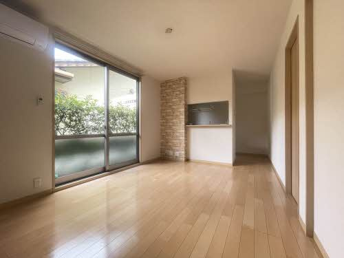 熊本市中央区新屋敷２丁目のアパートの居間・リビング