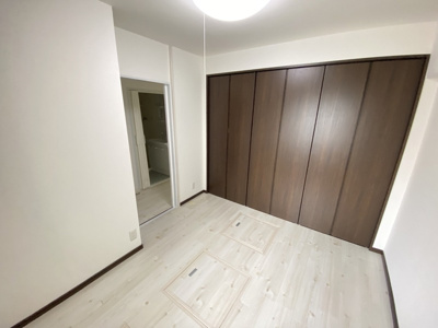 【寝室】 | ファミール守口