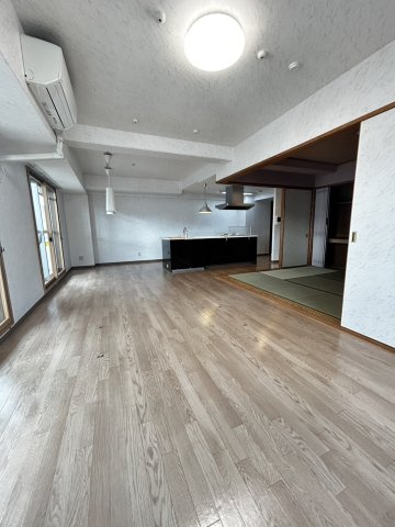 ドマーニ住吉の居間・リビング