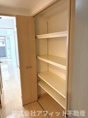 【その他】 | フラットリア笠岡 | 廊下収納