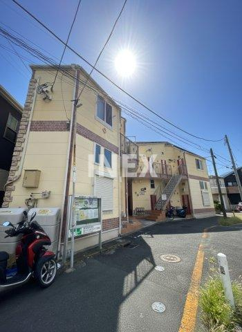 横浜市磯子区久木町のアパートの外観