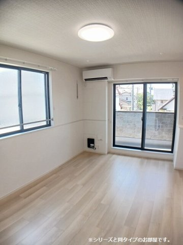 シャノワールＮの居間・リビング