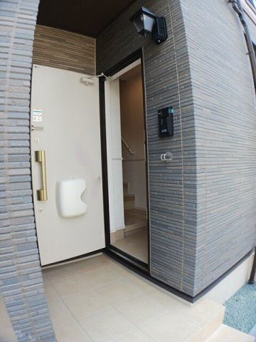 シャノワールＮの玄関