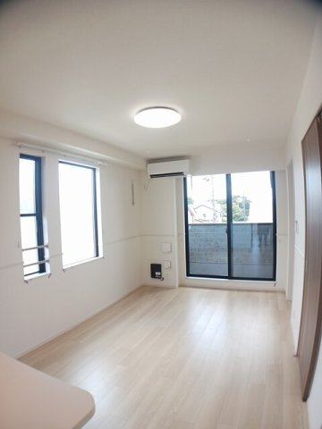 シャノワールＮの居間・リビング