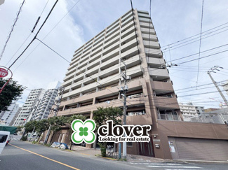 【外観】 | 手入れの行き届いた外壁やエントランスなど、「見ればわかる」レベルで清潔感を保ったマンションです。築年数を感じさせない姿で皆様をお出迎えします。～即日のご見学可能～　お問合せはお気軽にどうぞ。
