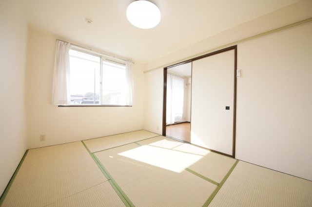 ヴィレッジねむの和室|別部屋同一間取りのお写真となります。