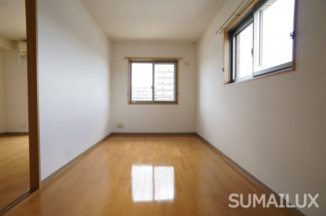 熊本市南区近見７丁目の賃貸マンションの洋室