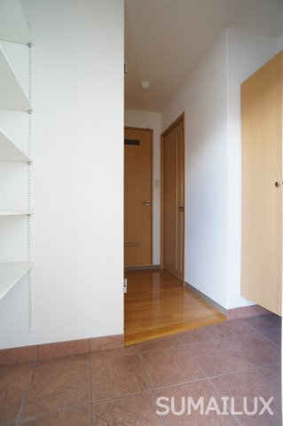 熊本市南区近見７丁目の賃貸マンションの玄関