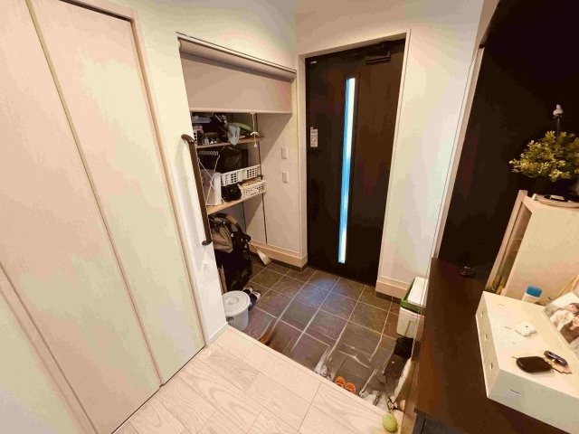 野田市つつみ野1丁目　中古戸建の玄関