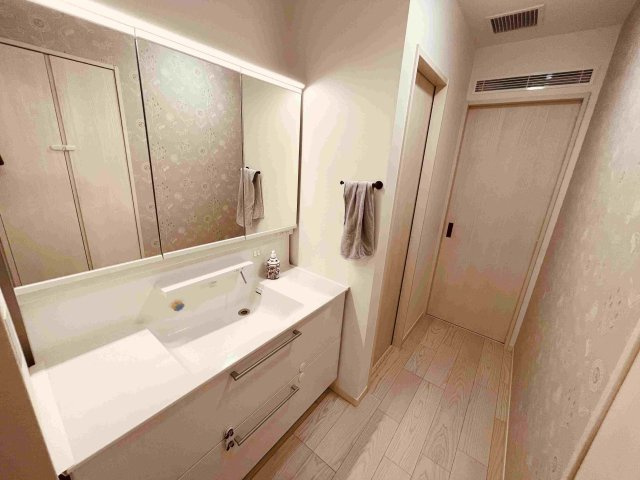 野田市つつみ野1丁目　中古戸建の独立洗面台|W1200の洗面台