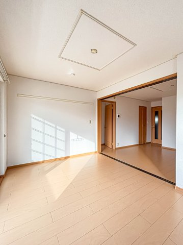 ヌーベル　ピアッツァⅠの居間・リビング