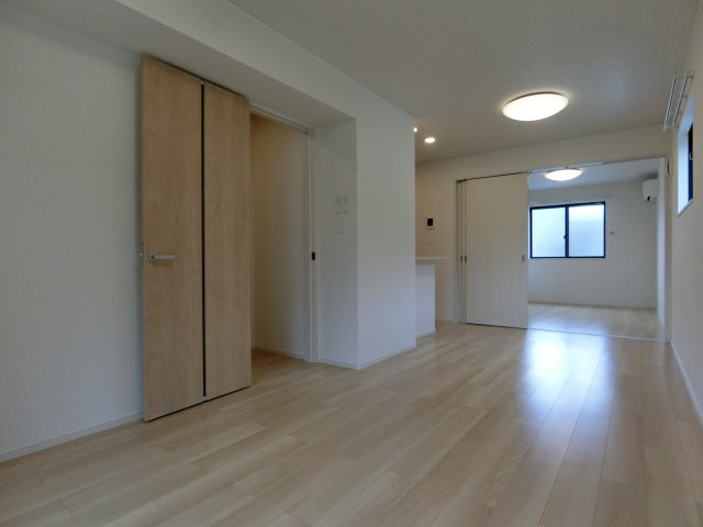 グランシャリオ　アルファ　Ｂの居間・リビング