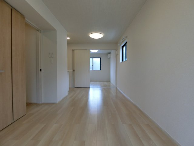 グランシャリオ　アルファ　Ｂの居間・リビング