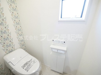 【トイレ】 | 現地写真（１号地２階トイレ）タンクレス温水洗浄便座