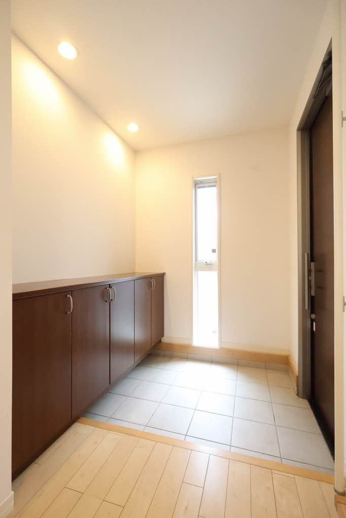 高須台M邸貸家の玄関