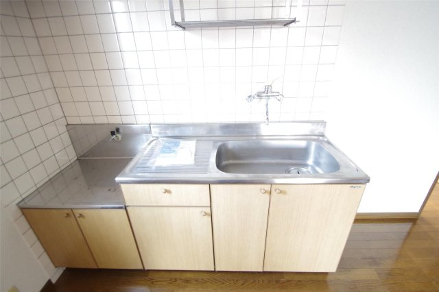 熊本市中央区十禅寺１丁目のアパートのキッチン