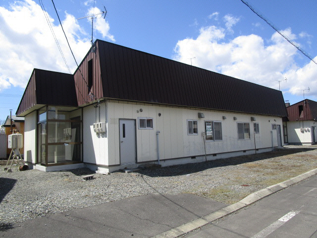 緑苑東棟の外観