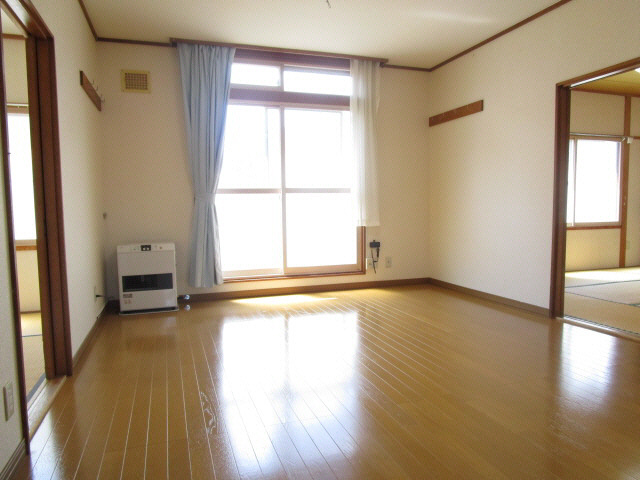 緑苑東棟の居間・リビング